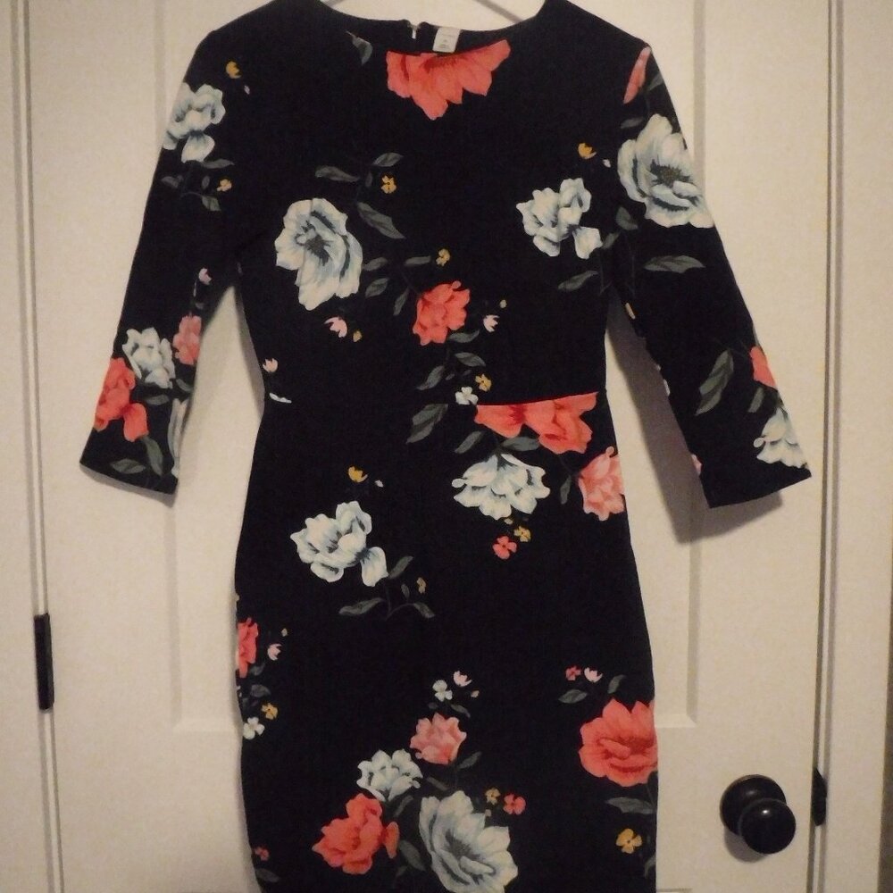 OLD NAVY SHORT DRESS XS FLORAL LIKE NEW